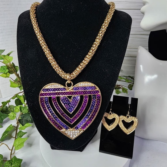 Gold Chain Necklace Large Purple Sequin Heart Pendant Earrings Set New - Picture 1 of 10